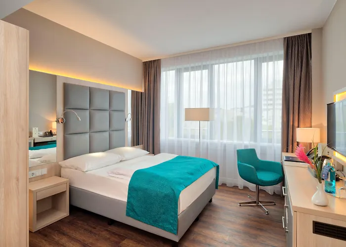 Hollywood Media Am Kurfuerstendamm 4*