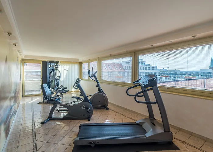 Hollywood Media Am Kurfuerstendamm 4*