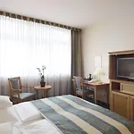 Hollywood Media Am Kurfuerstendamm 4*