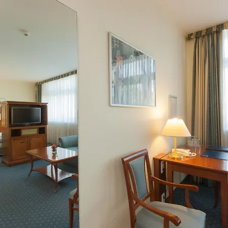 Hollywood Media Am Kurfuerstendamm Hotel 4*