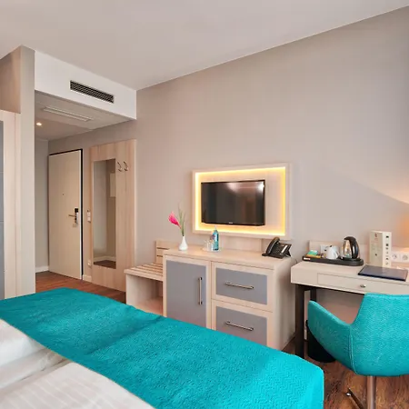 Hollywood Media Am Kurfuerstendamm Hotel 4*