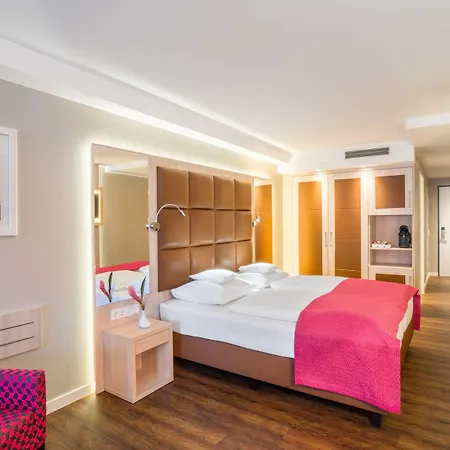 Hollywood Media Am Kurfuerstendamm Hotel 4*