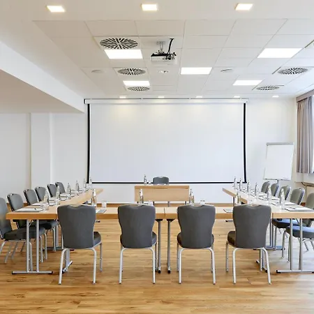 Hollywood Media Am Kurfuerstendamm Hotel 4*