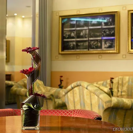 Hotel Hollywood Media Am Kurfuerstendamm 4*