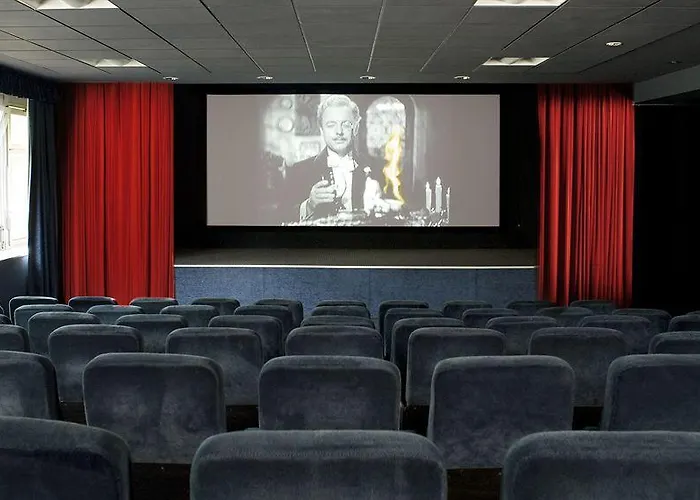 Hollywood Media Am Kurfürstendamm Hotel 4*