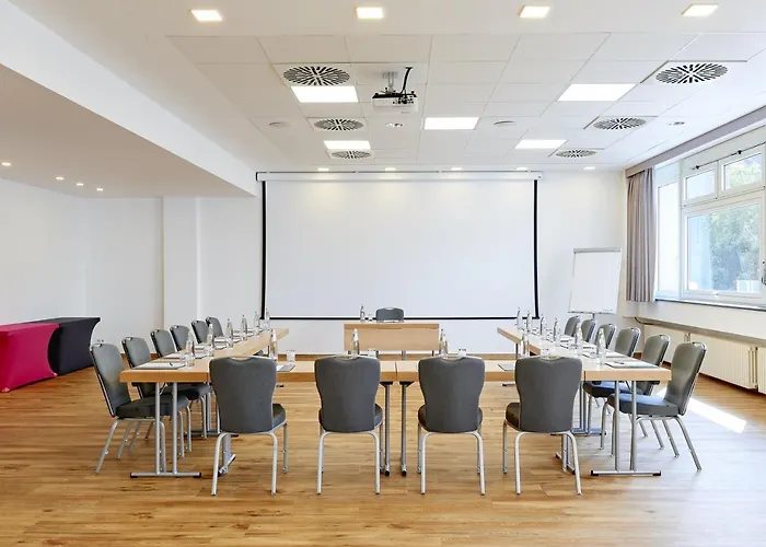 Hollywood Media Am Kurfürstendamm Hotel 4*