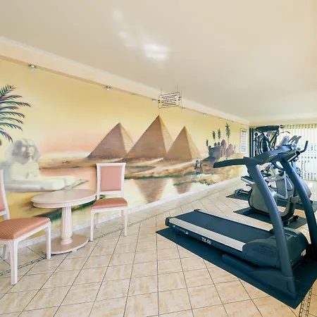 헐리우드 미디어 암 쿠르퓌르스텐담 4*