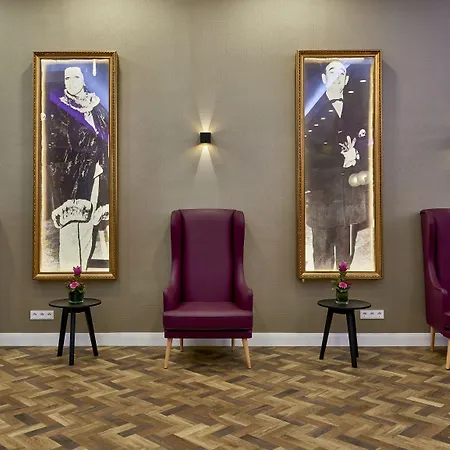 헐리우드 미디어 암 쿠르퓌르스텐담 호텔 4*