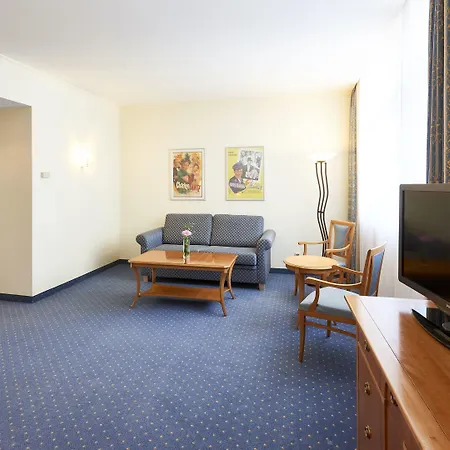 호텔 헐리우드 미디어 암 쿠르퓌르스텐담 4*