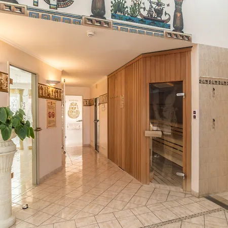 헐리우드 미디어 암 쿠르퓌르스텐담