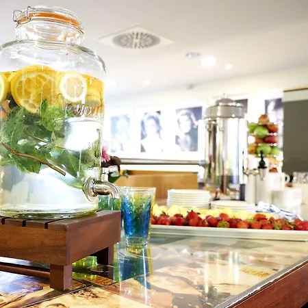 호텔 헐리우드 미디어 암 쿠르퓌르스텐담