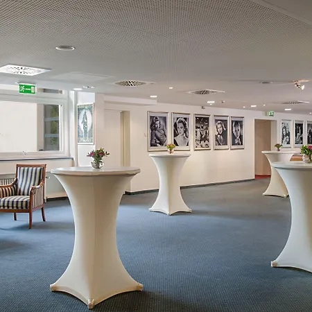 헐리우드 미디어 암 쿠르퓌르스텐담 호텔