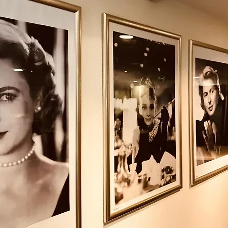 헐리우드 미디어 암 쿠르퓌르스텐담