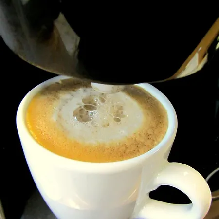 헐리우드 미디어 암 쿠르퓌르스텐담 4*